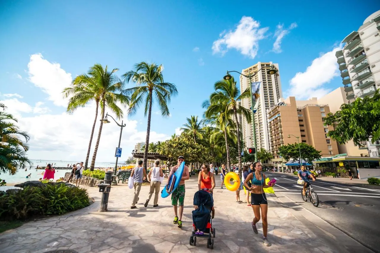 Great Ocean & Diamond Head View Condo With Free Parking! Honolulu